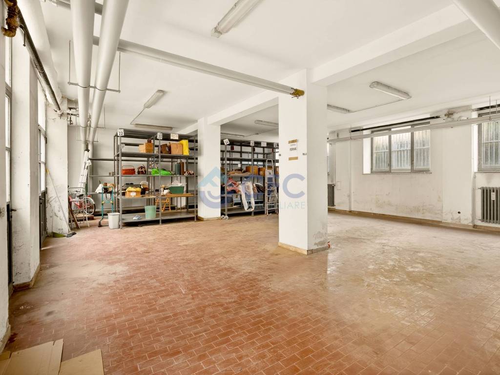negozio in vendita a Milano in zona Bovisa