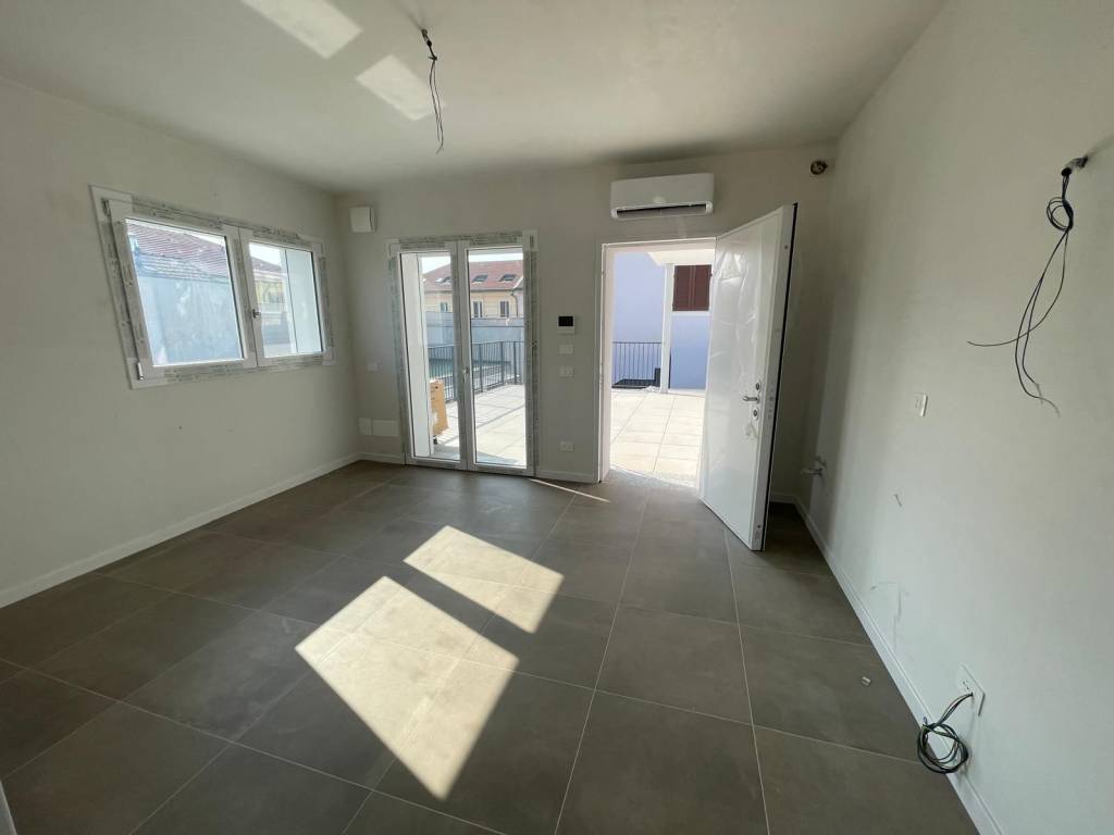 appartamento in vendita a Milano in zona Famagosta