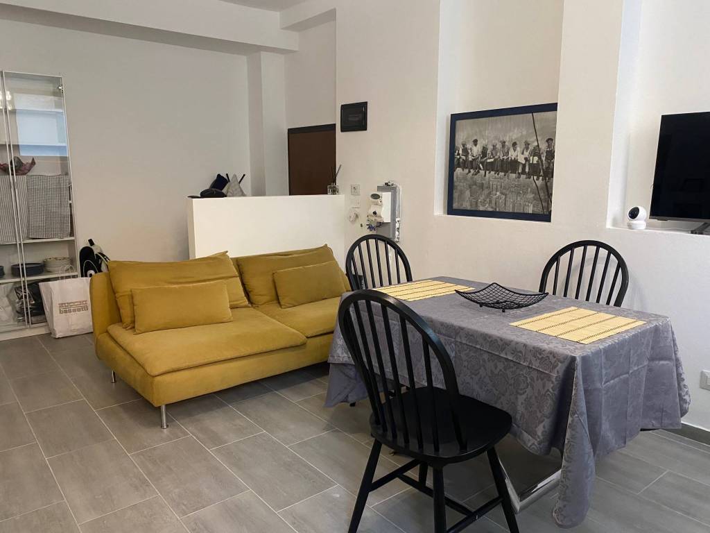 appartamento in vendita a Milano in zona Baggio