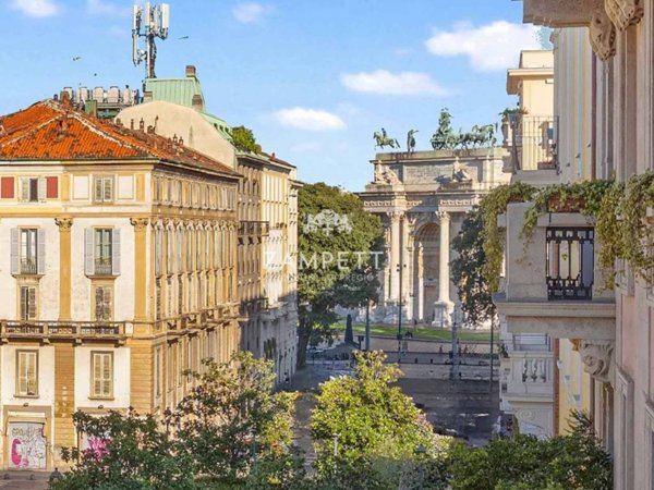 appartamento in vendita a Milano in zona Sempione