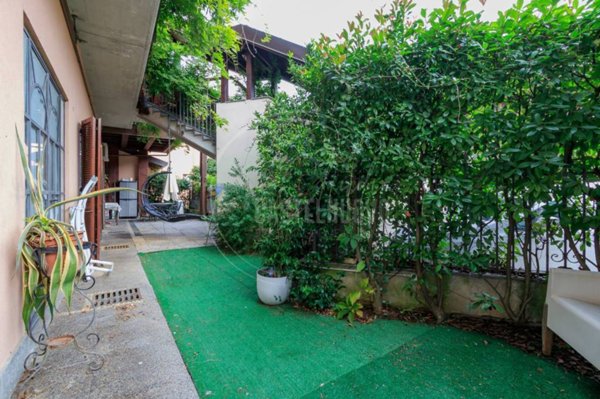 appartamento in vendita a Milano in zona Quinto Romano