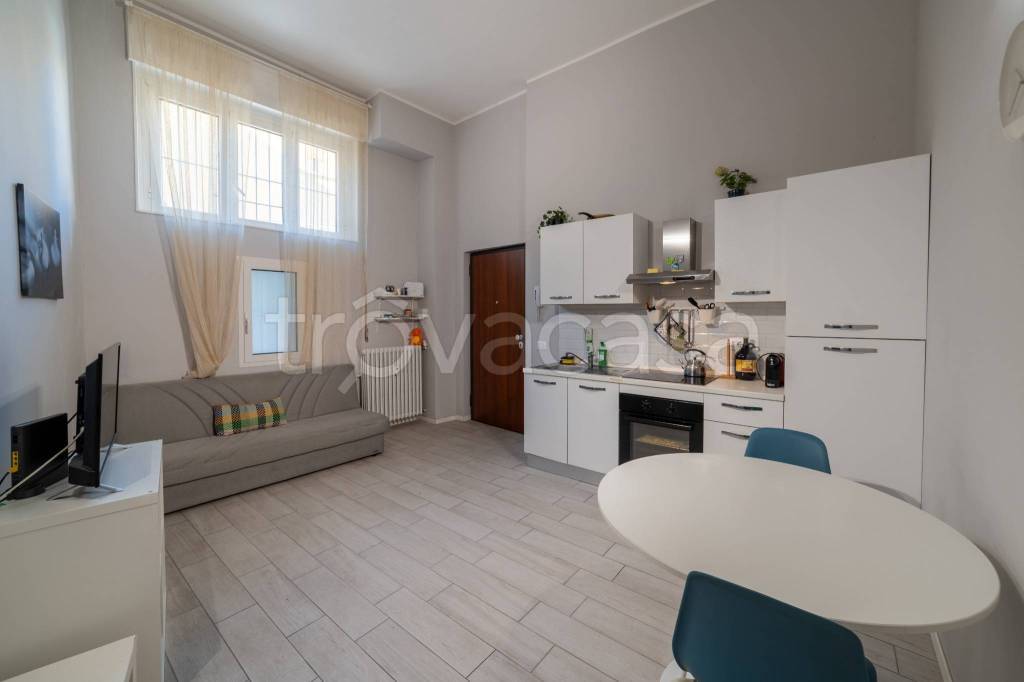 appartamento in vendita a Milano in zona Baggio