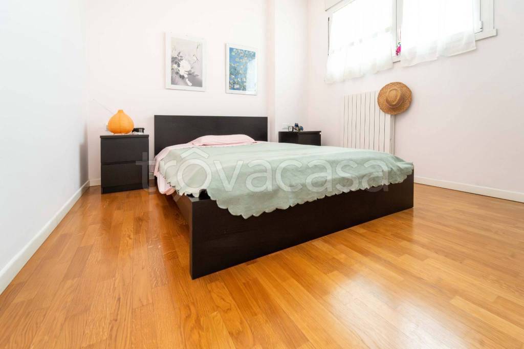 appartamento in vendita a Milano in zona Adriano