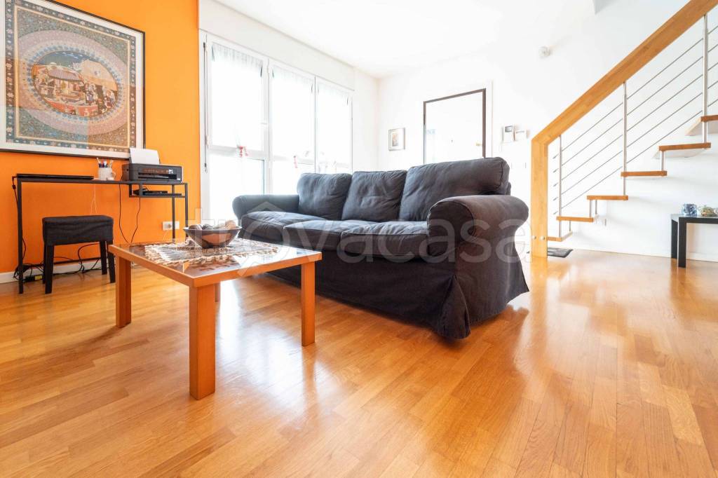 appartamento in vendita a Milano in zona Crescenzago