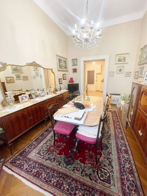 appartamento in vendita a Milano in zona Bocconi