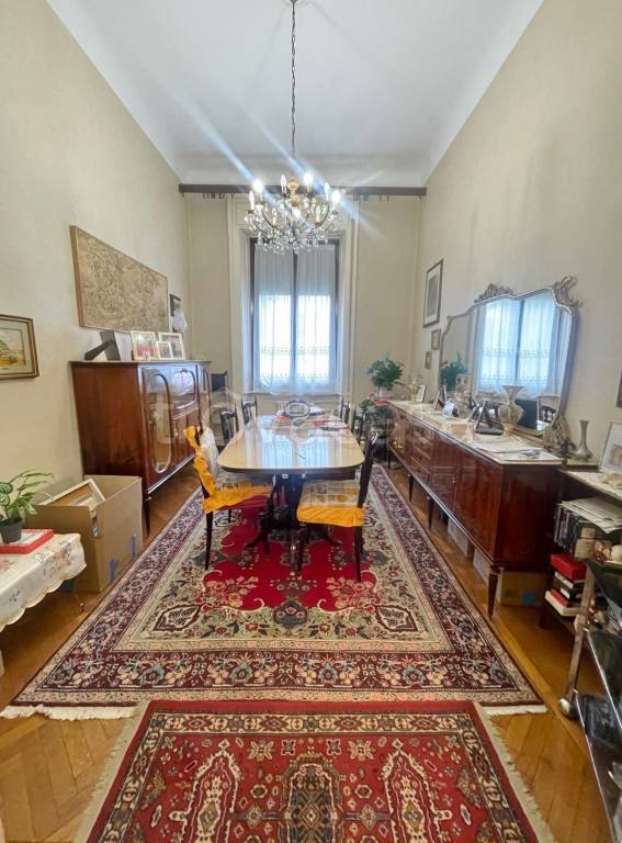 appartamento in vendita a Milano in zona Bocconi