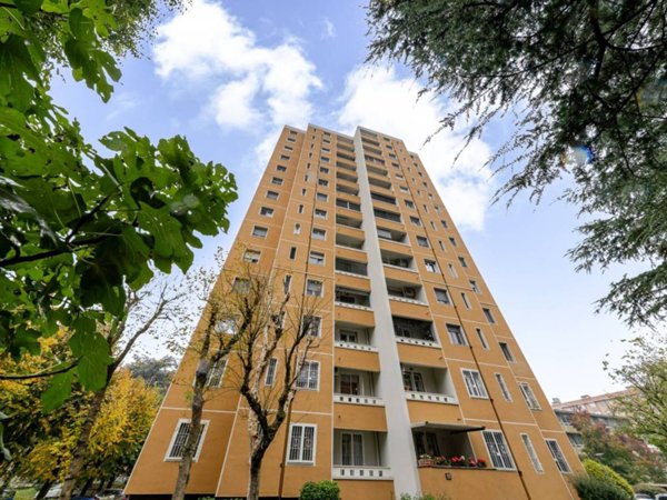 appartamento in vendita a Milano in zona Trenno