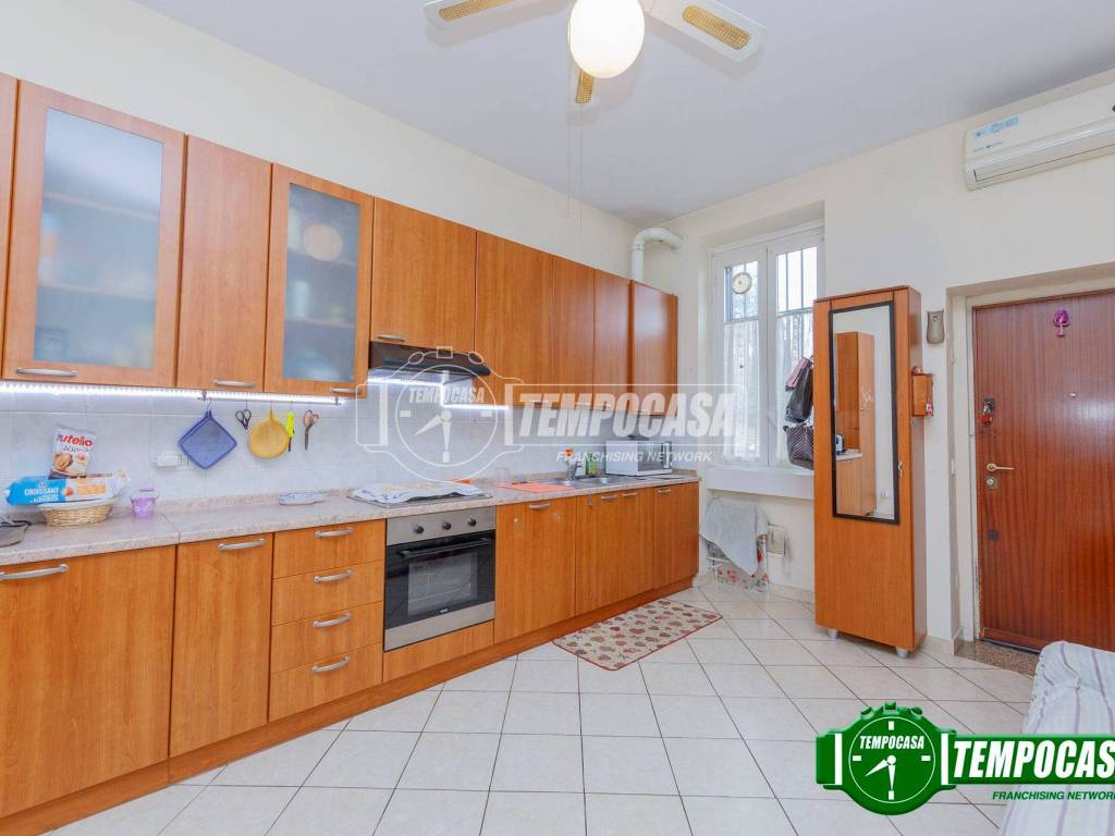 appartamento in vendita a Milano in zona Baggio