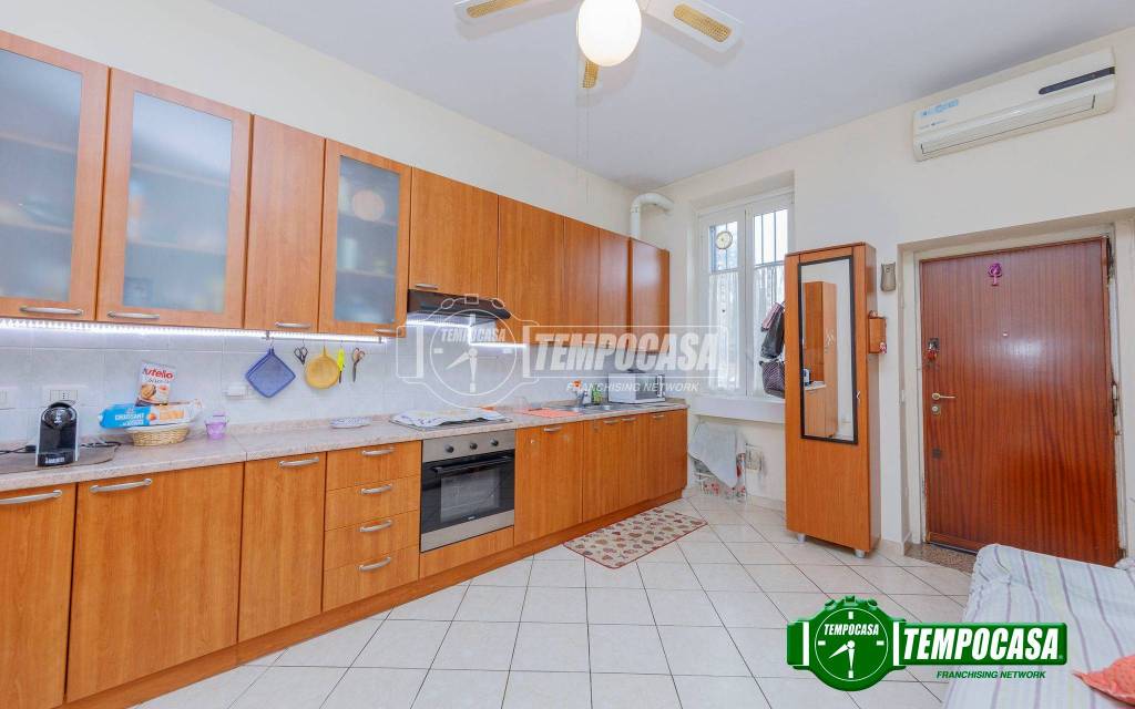 appartamento in vendita a Milano in zona Baggio