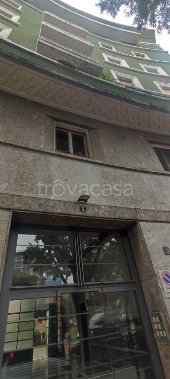 appartamento in vendita a Milano in zona Isola