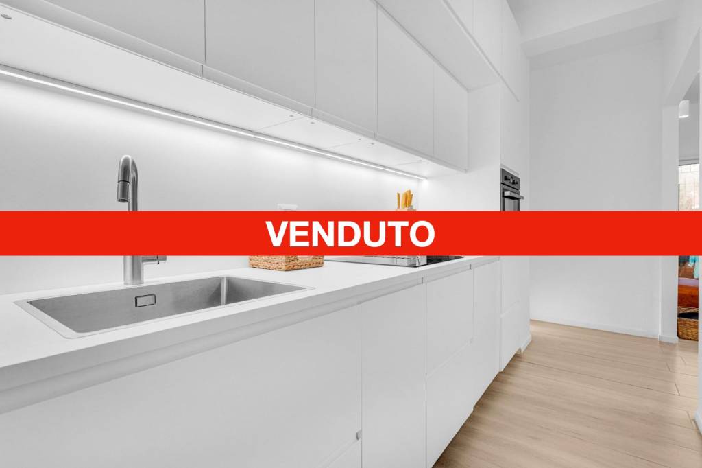 appartamento in vendita a Milano in zona Sempione