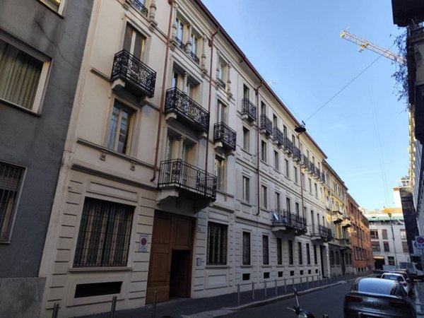 appartamento in vendita a Milano in zona Guastalla