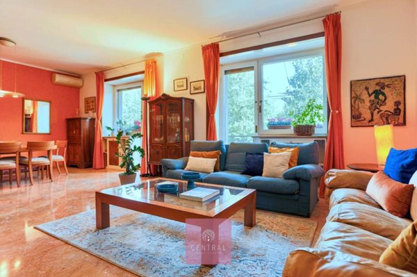 appartamento in vendita a Milano in zona Sempione