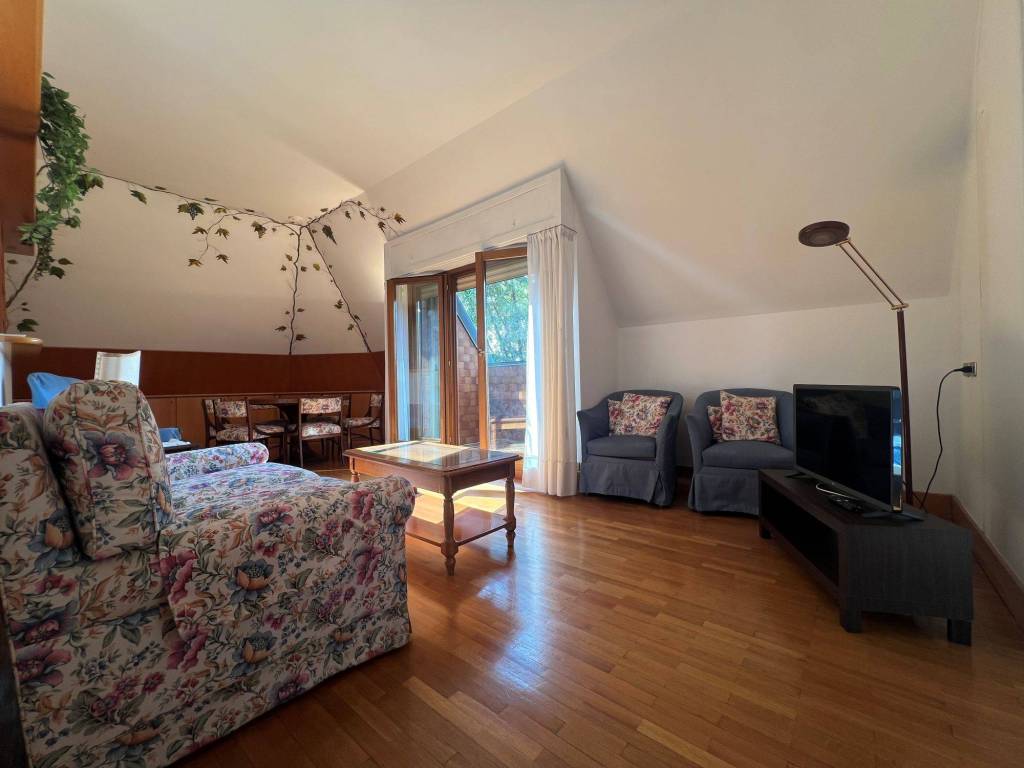 appartamento in vendita a Milano in zona Maggiolina