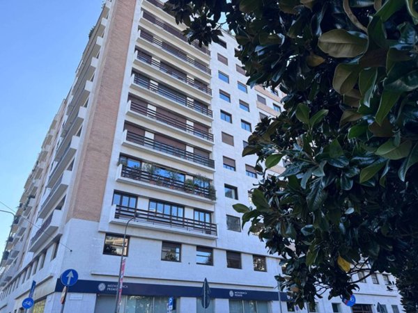 appartamento in vendita a Milano in zona Porta Nuova