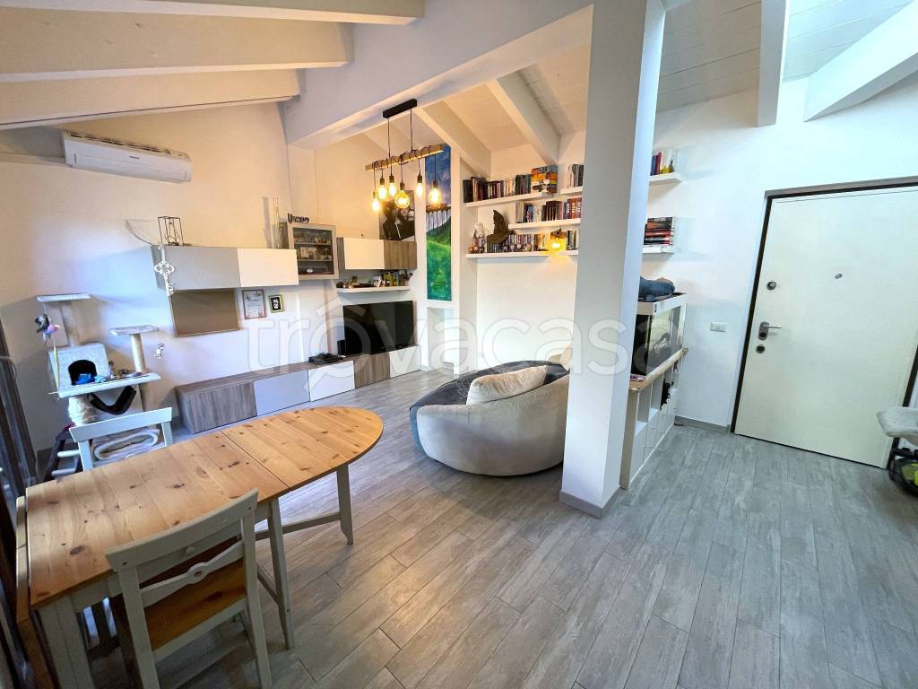 appartamento in vendita a Milano in zona Baggio