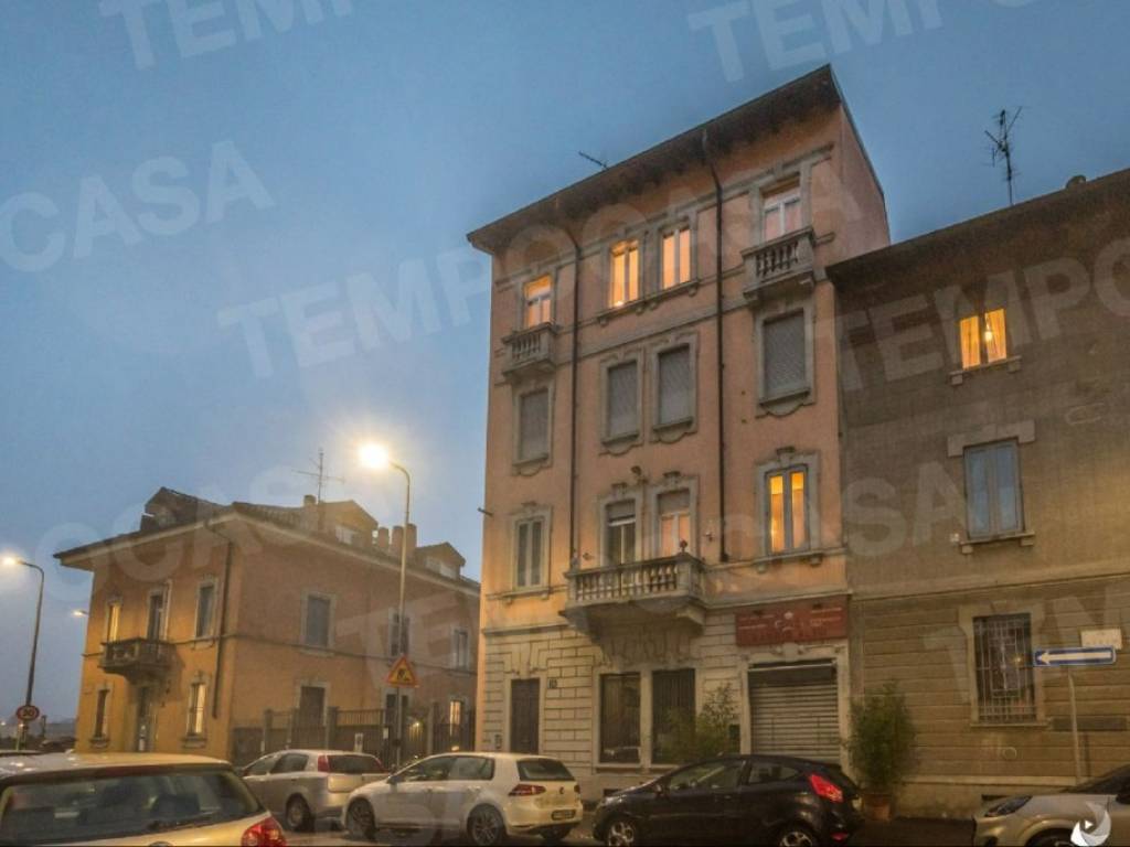 appartamento in vendita a Milano in zona Vigentino