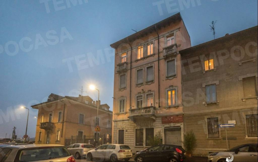 appartamento in vendita a Milano in zona Porta Genova