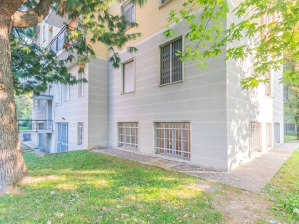 ufficio in vendita a Milano in zona Crescenzago