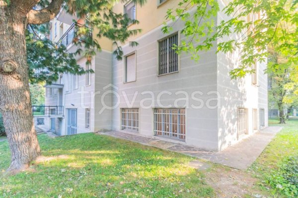 ufficio in vendita a Milano in zona Crescenzago