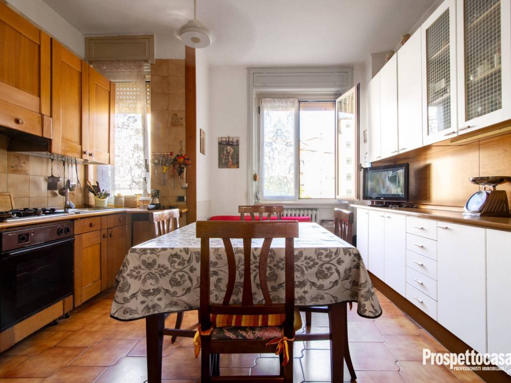 appartamento in vendita a Milano in zona Barona