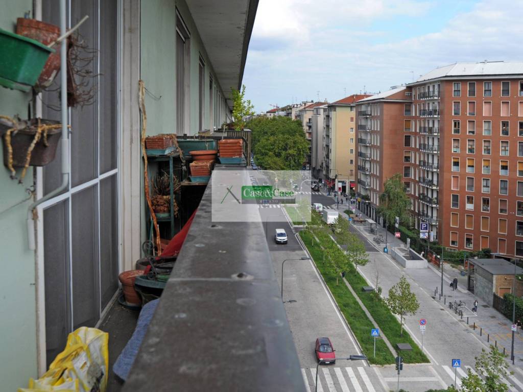 appartamento in vendita a Milano in zona Lorenteggio