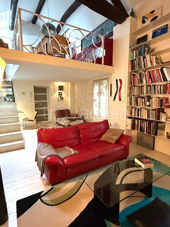 appartamento in vendita a Milano in zona Famagosta