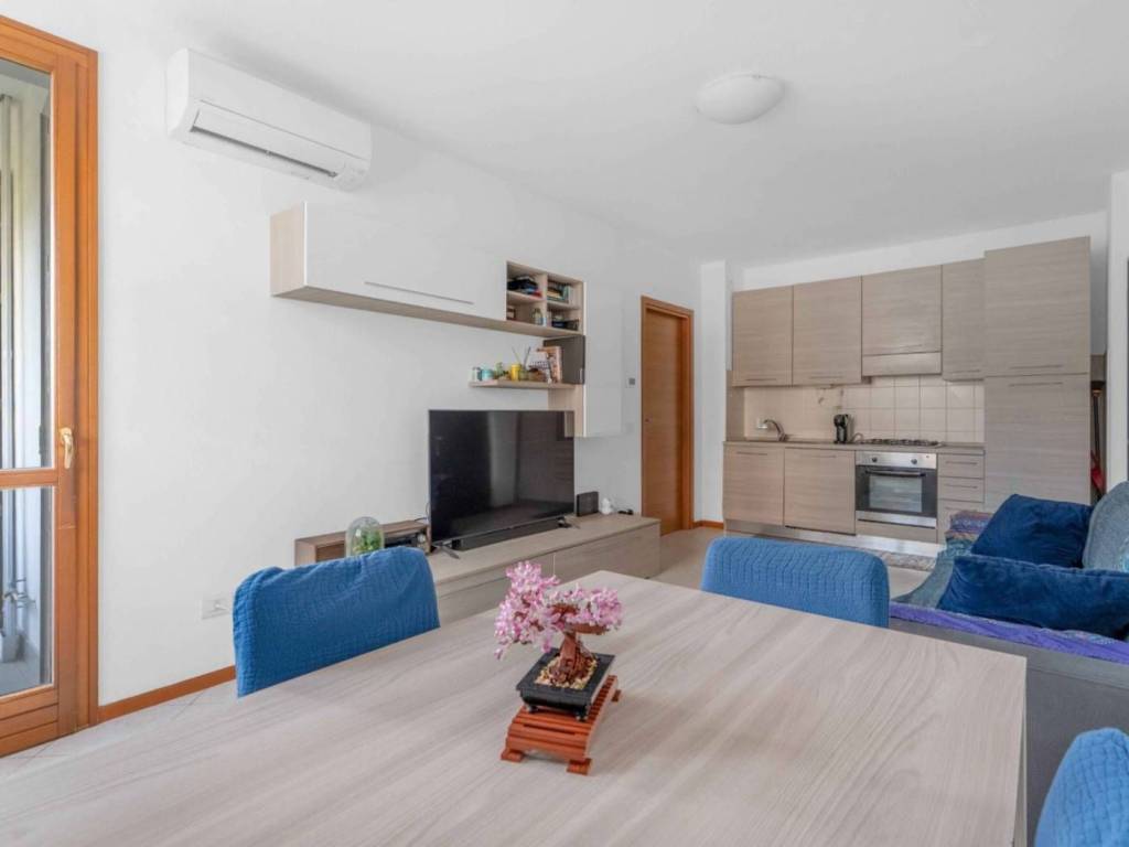 appartamento in vendita a Milano in zona Porta Genova