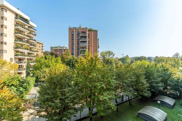 appartamento in vendita a Milano in zona Porta Genova