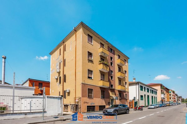 appartamento in vendita a Milano in zona Moncucco