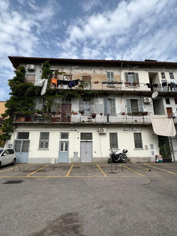 appartamento in vendita a Milano in zona Morivione