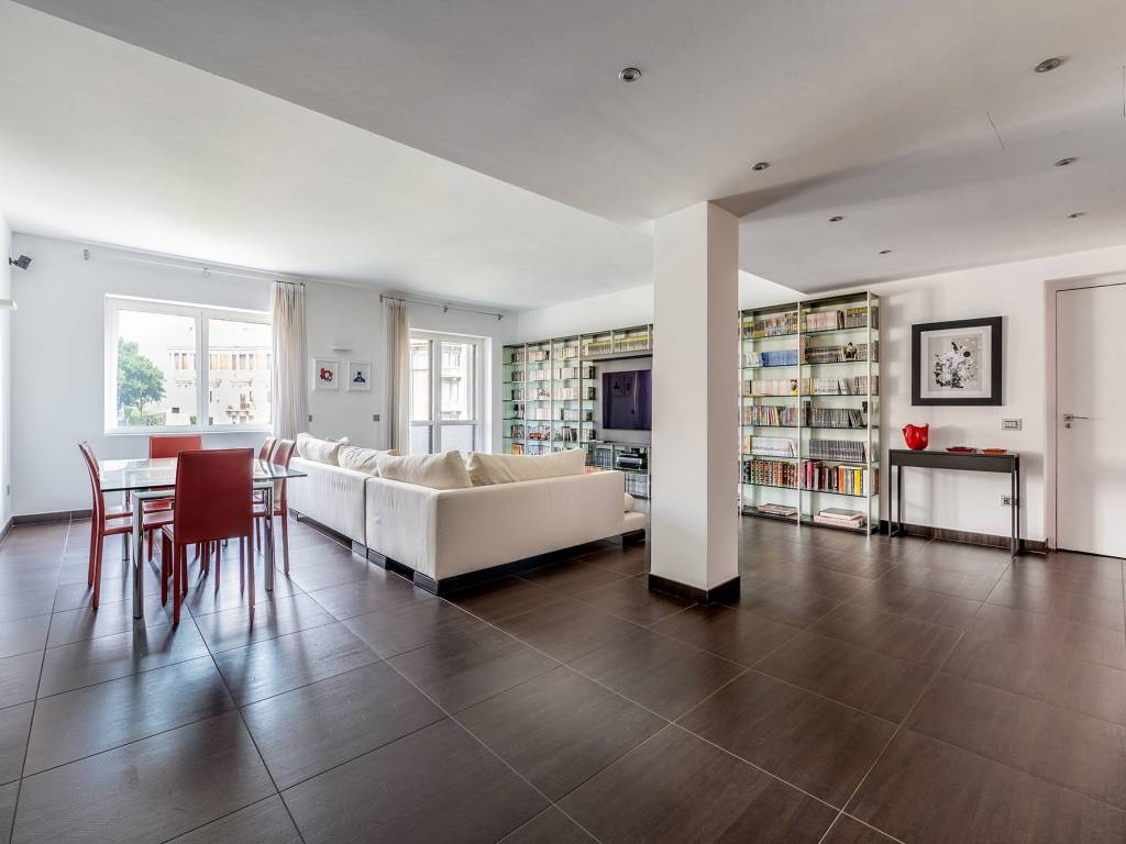 appartamento in vendita a Milano in zona Città Studi