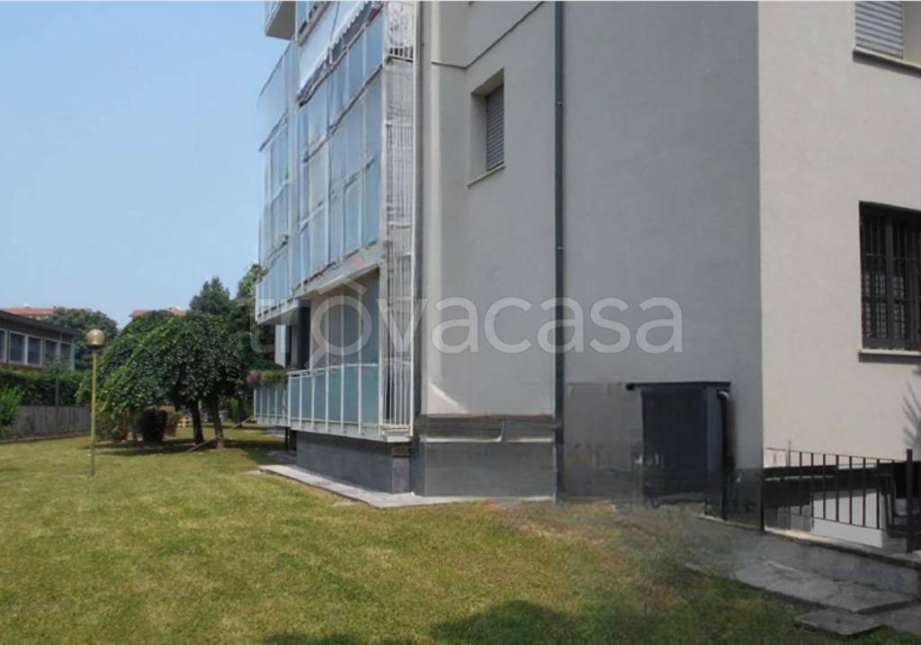 appartamento in vendita a Milano in zona Quarto Oggiaro