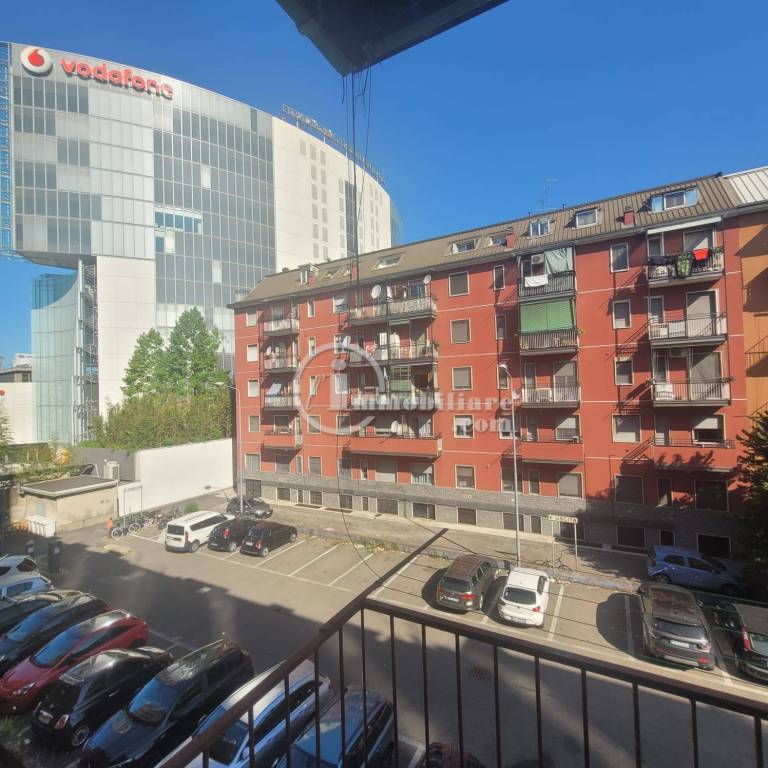 appartamento in vendita a Milano in zona Lorenteggio