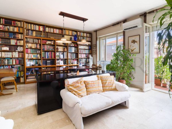 appartamento in vendita a Milano in zona Solari