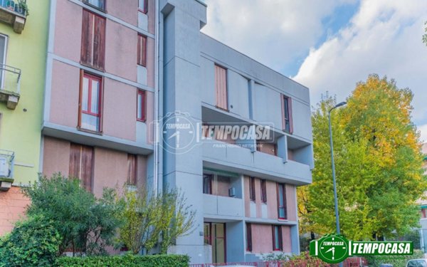appartamento in vendita a Milano in zona Montalbino