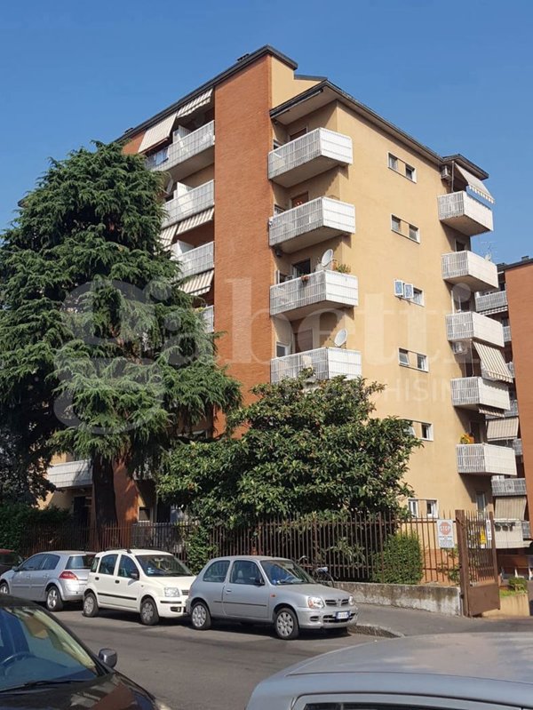 appartamento in vendita a Milano in zona Famagosta