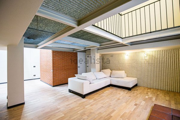 appartamento in vendita a Milano in zona Bocconi