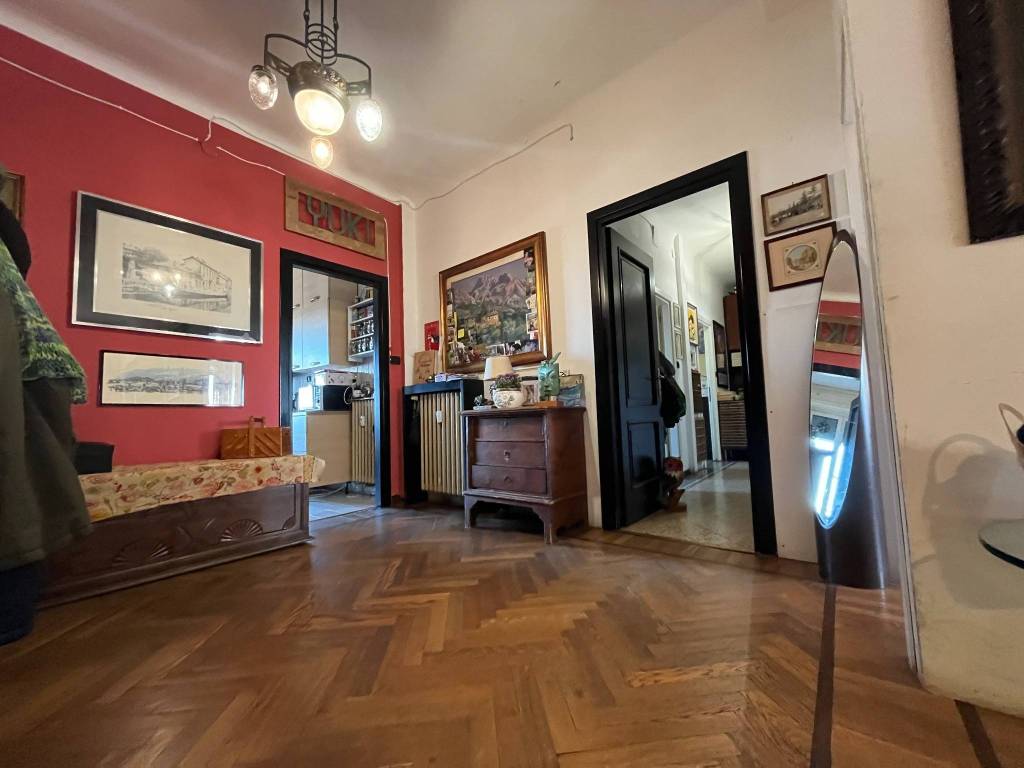 appartamento in vendita a Milano in zona Guastalla