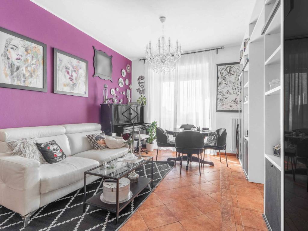 appartamento in vendita a Milano in zona Famagosta