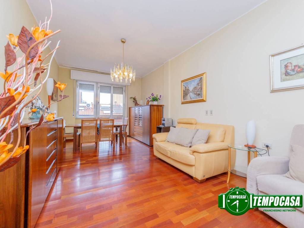 appartamento in vendita a Milano in zona Baggio