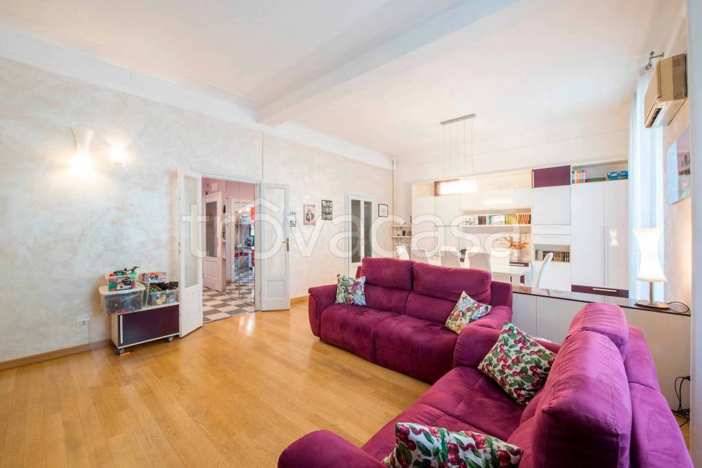 appartamento in vendita a Milano in zona XXII Marzo