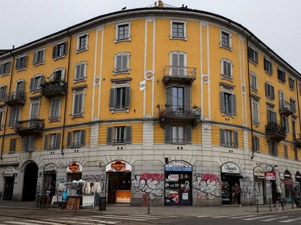 negozio in vendita a Milano in zona Porta Genova