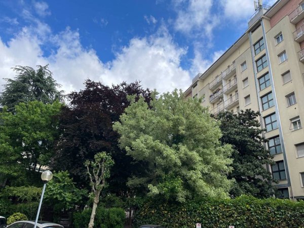 appartamento in vendita a Milano in zona Isola