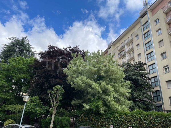 appartamento in vendita a Milano in zona Isola