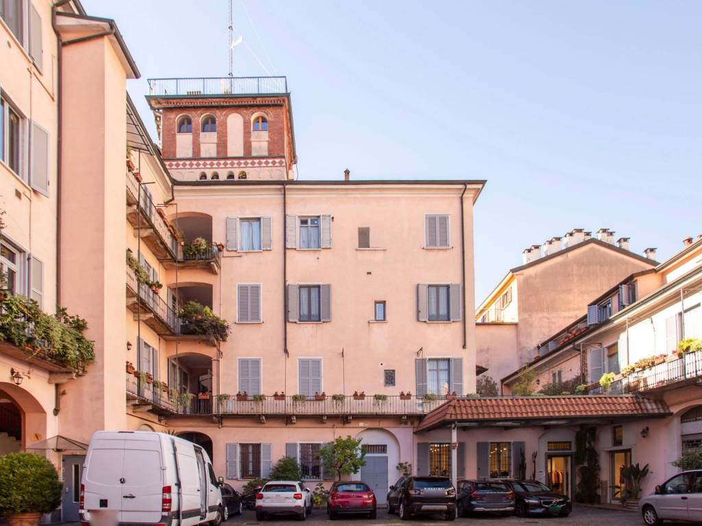 appartamento in vendita a Milano in zona Bocconi