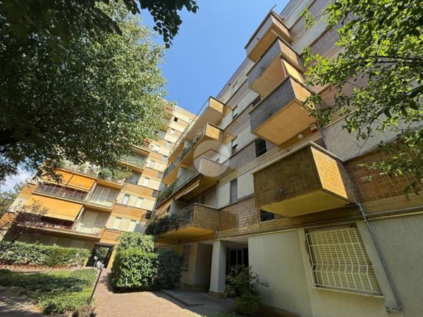 appartamento in vendita a Milano in zona Famagosta