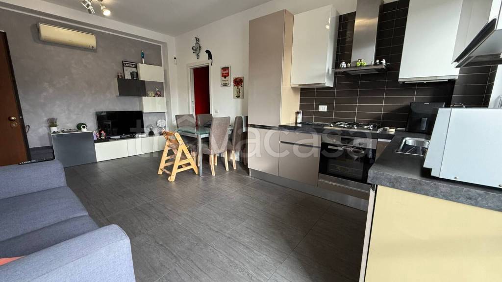 appartamento in vendita a Milano in zona Famagosta