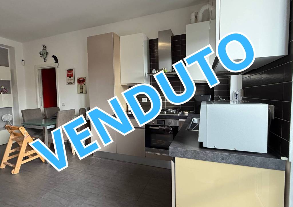 appartamento in vendita a Milano in zona Famagosta