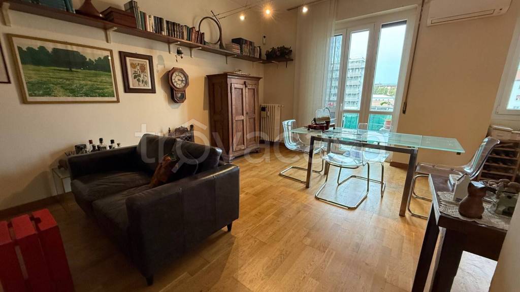 appartamento in vendita a Milano in zona Famagosta